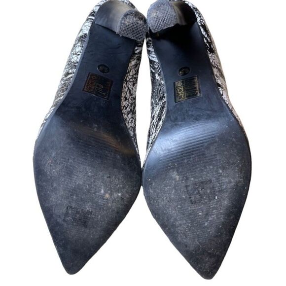 Jeffrey Campbell Theodora Handmade Ibiza Last Pointed Toe Pumps White Black Gold - Picture 13 of 14